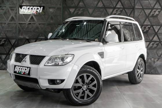 MITSUBISHI PAJERO TR4 2.0 4X2 16V 140CV FLEX 4P AUTOMÁTICO MITSUBISHI PAJERO TR4 2.0 4X2 16V 140CV FLEX 4P AUTOMÁTICO